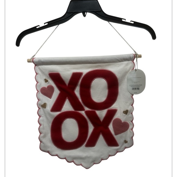 NEW Target Threshold XOXO Wall hanging Banner, NWT - Picture 1 of 6